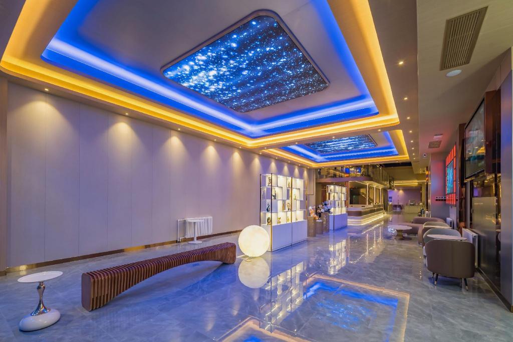 Dequan Luxury Hotel (Chaoyang High speed Railway Station Shilibao Subway Station Branch) 28/50