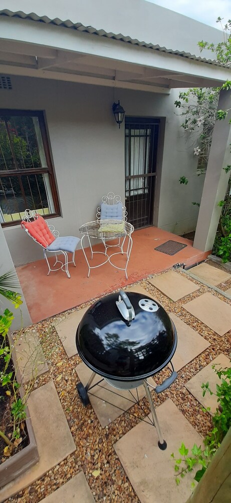 Abigails Garden Cottage [VR] 31/41