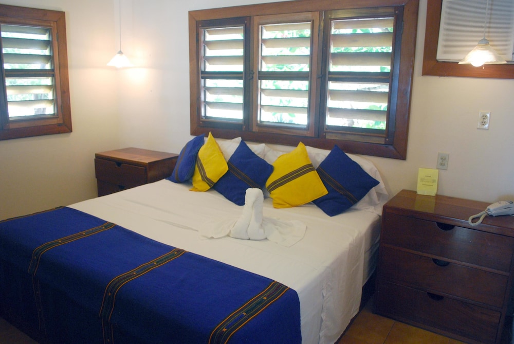 1 BEDROOM, SUITE