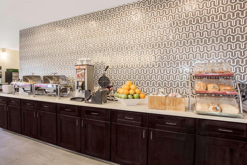 Hawthorn Suites By Wyndham Livermore Wine Country 26/43
