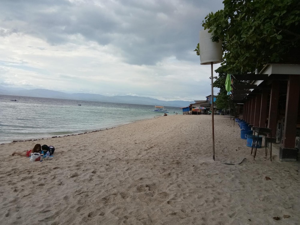 Hk Beach Resort 45/50