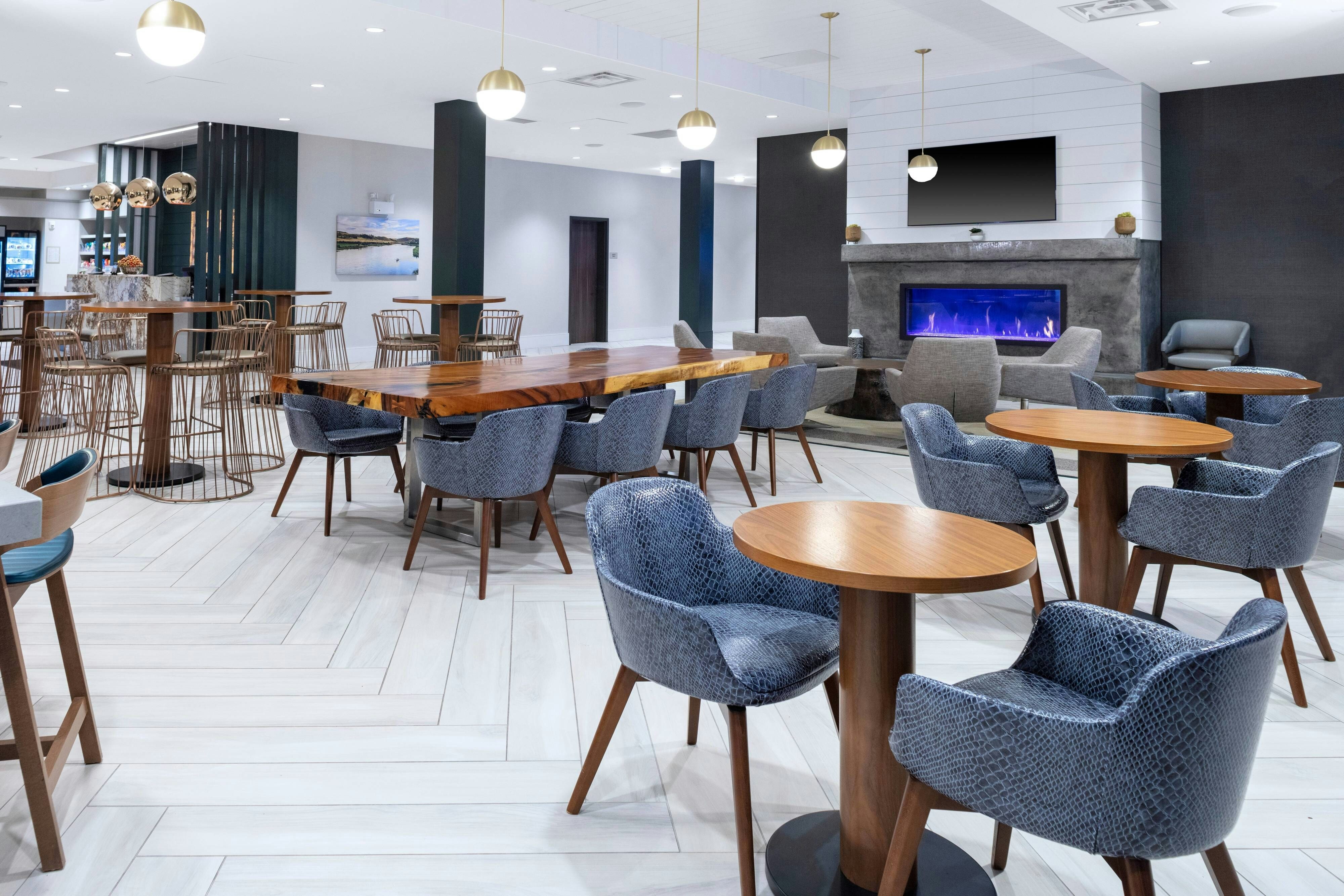 Springhill Suites By Marriott Great Falls 6/6