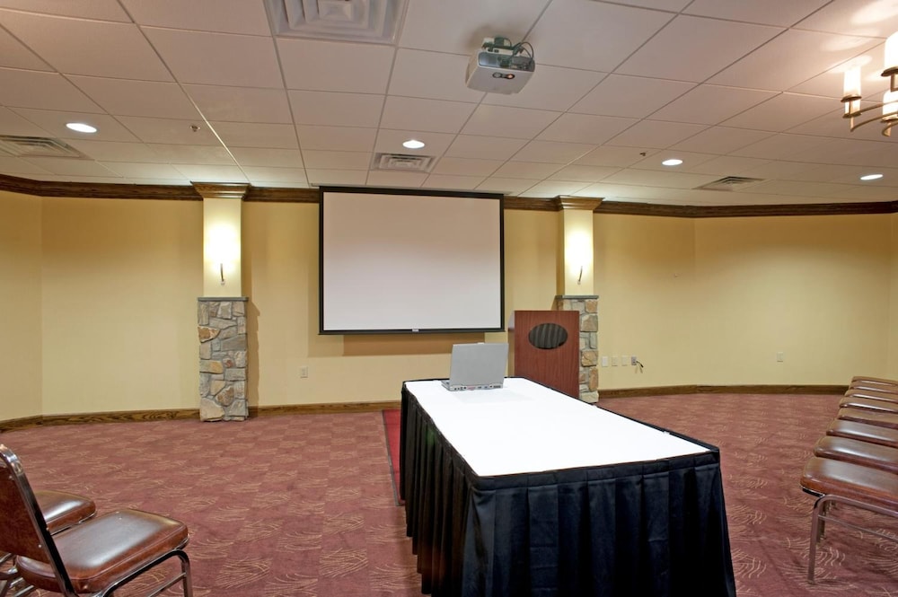 Chester Hotel & Conference Center 43/50