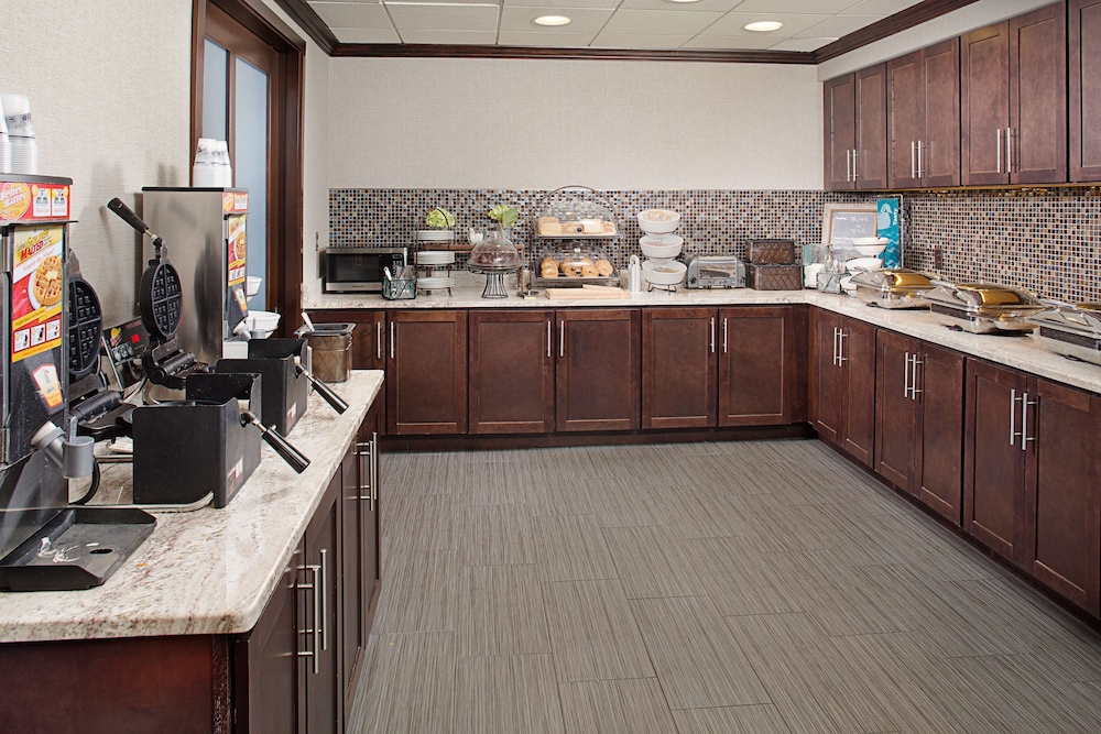 Homewood Suites by Hilton Manchester/Airport 41/54