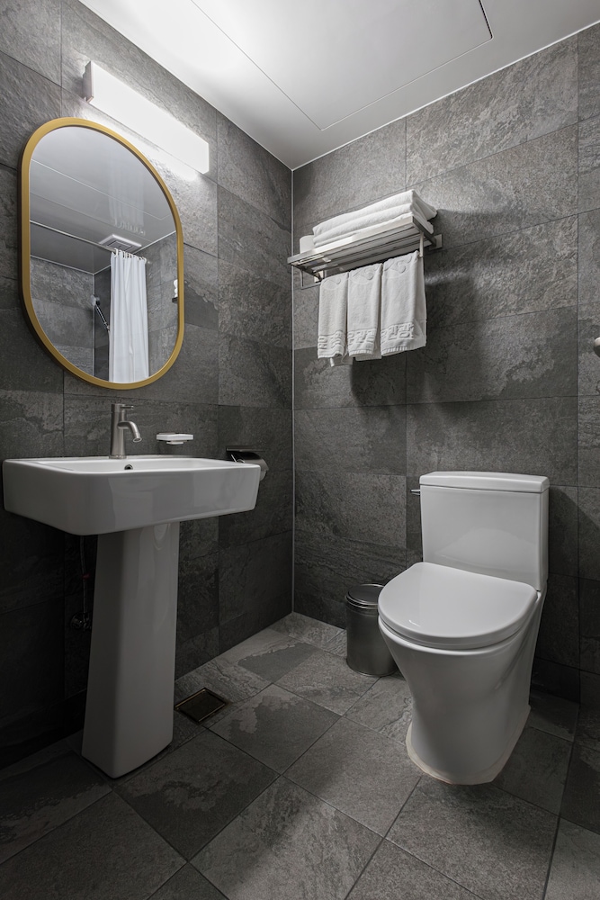 Insadong Crown Hotel 57/60