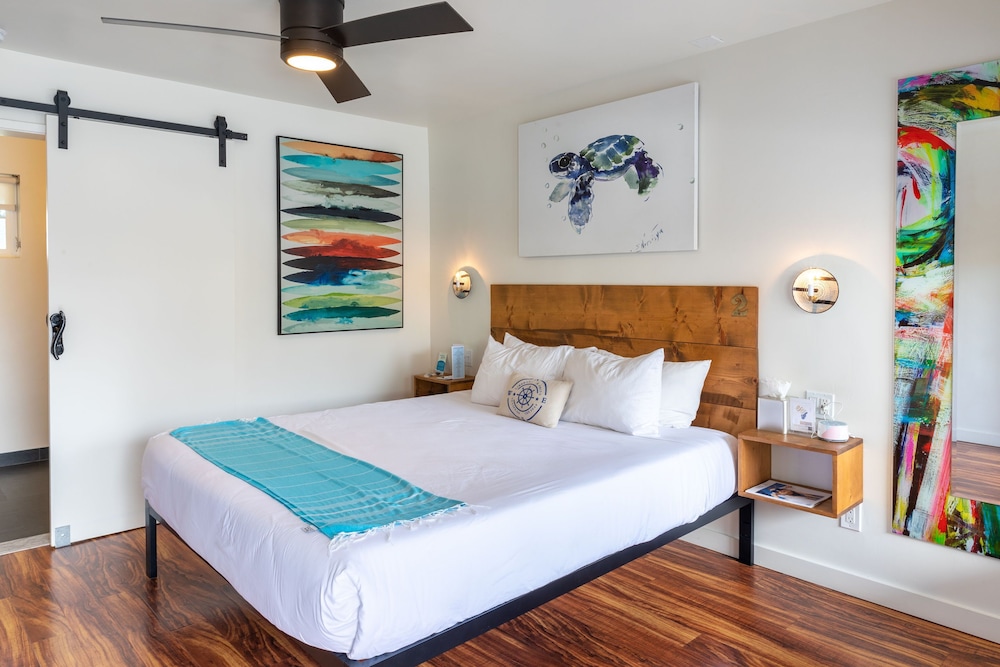 BASIC, KING BED, ACCESSIBLE