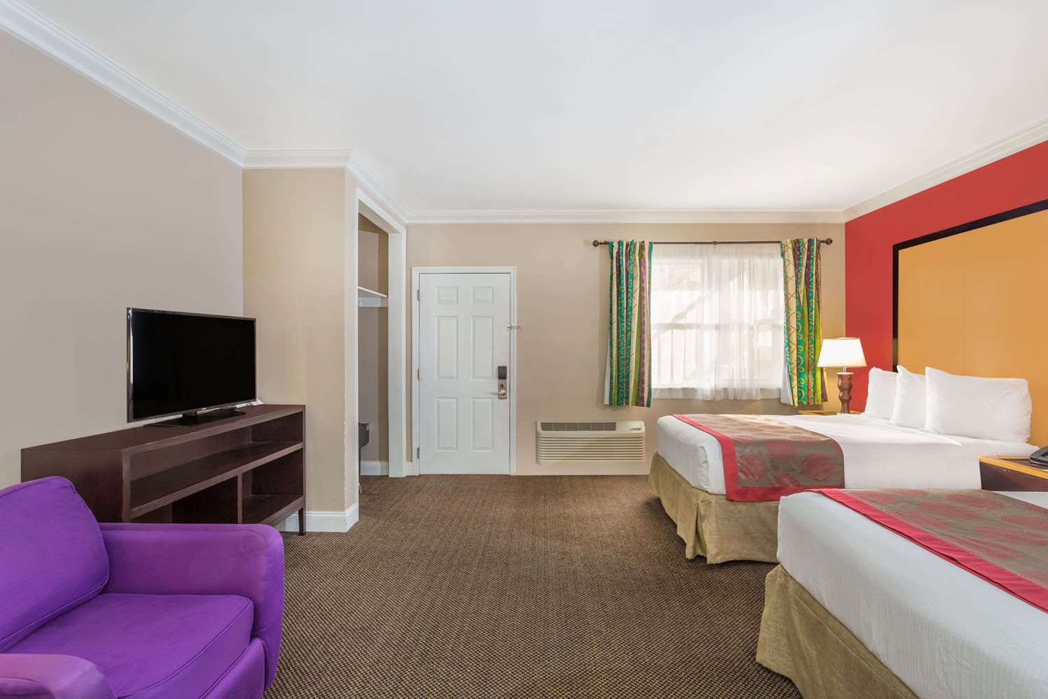 Ramada By Wyndham Miami Springs/Miami International Airport 12/48