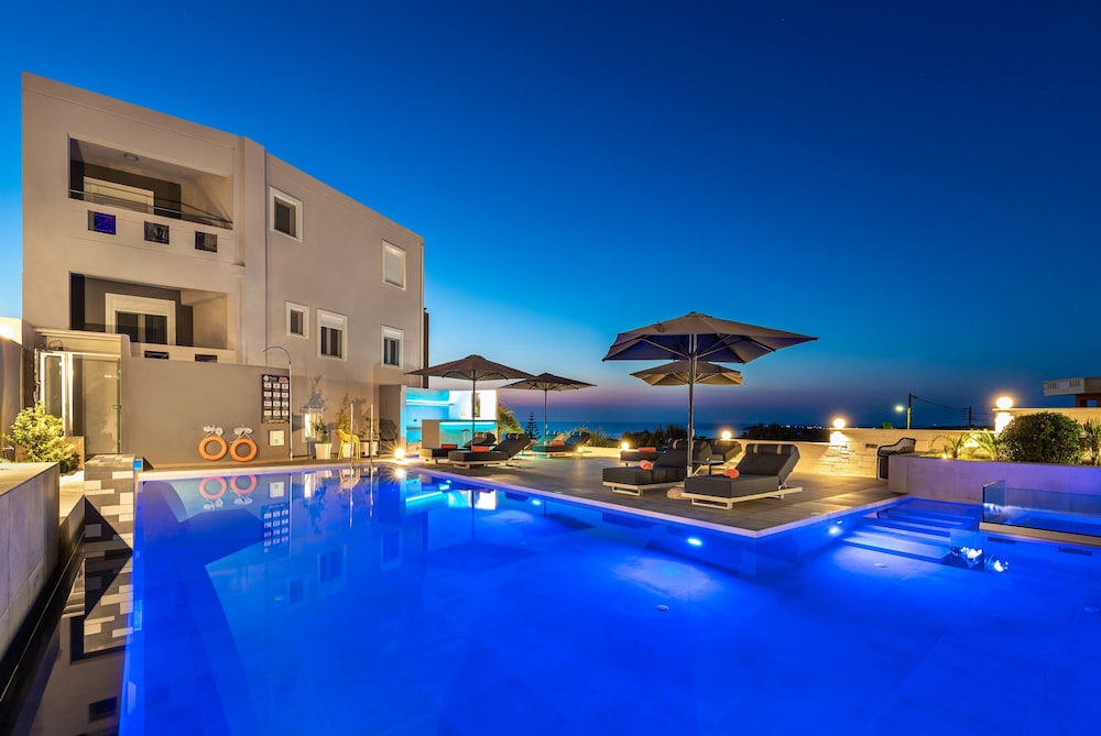 Talos Luxury Suites 2/50