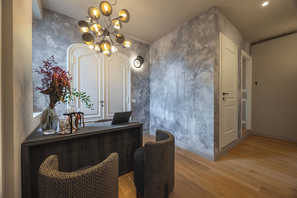Rental In Rome Pinciana Deluxe 2/22