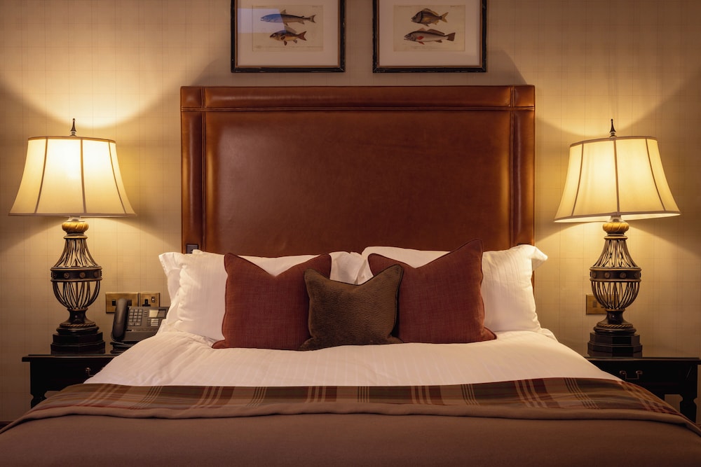 The Station Hotel 11/50