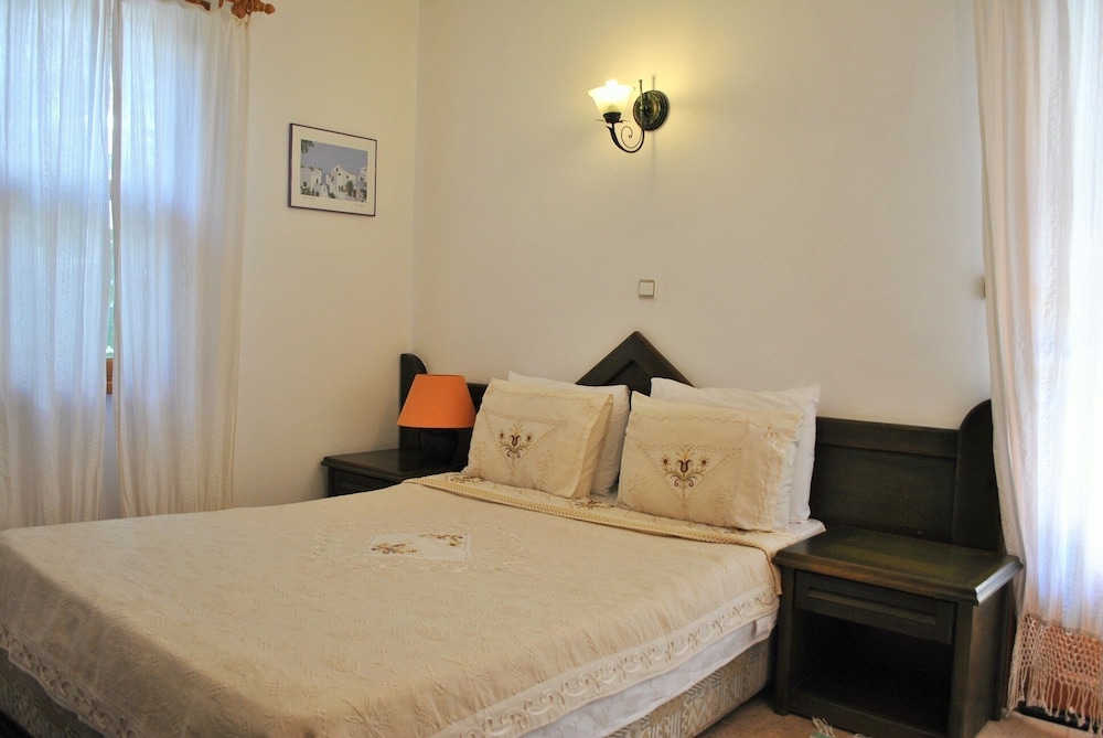 Hotel Dionysia 28/69