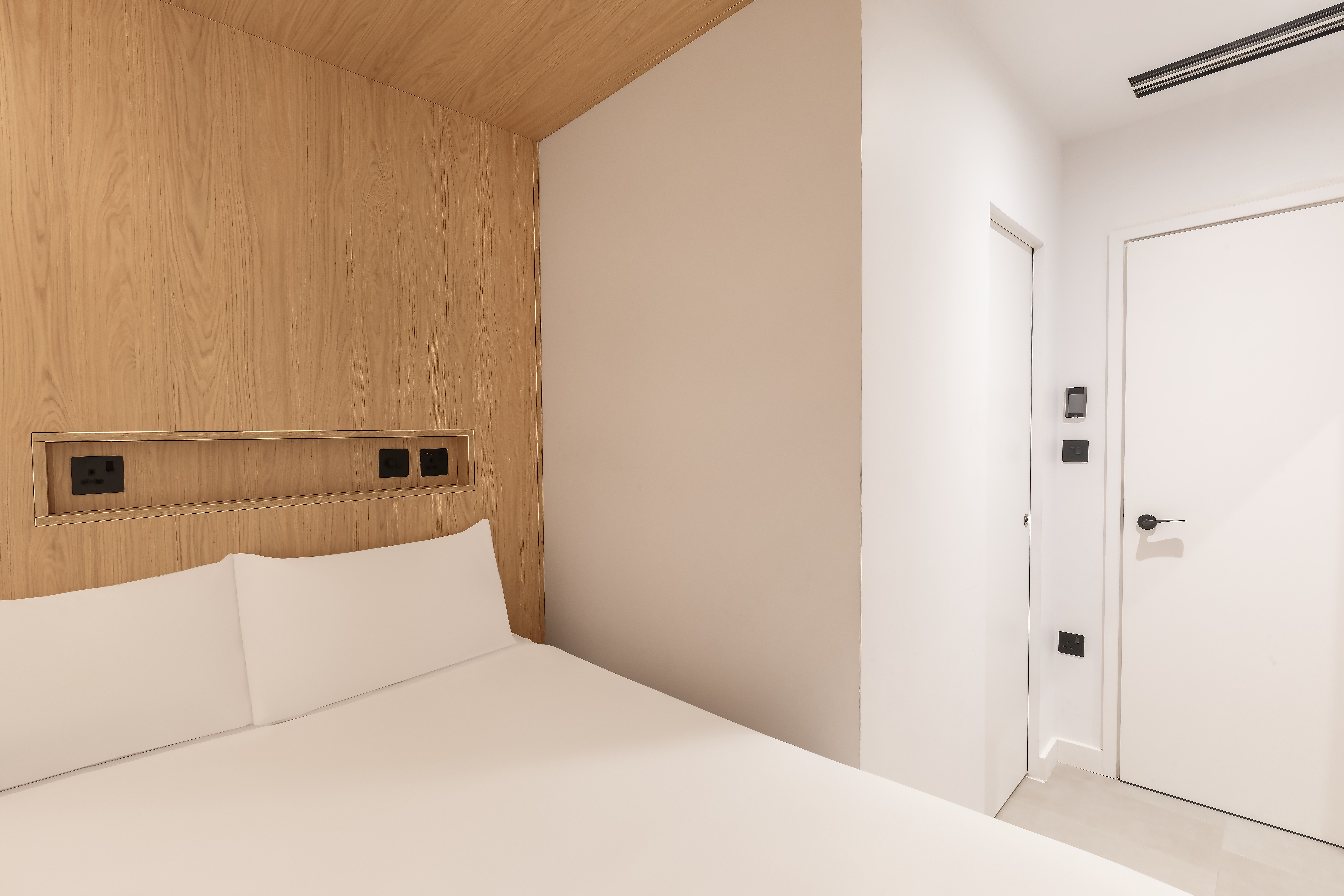 Zedwell Underground Hotel Park Lane 3/16