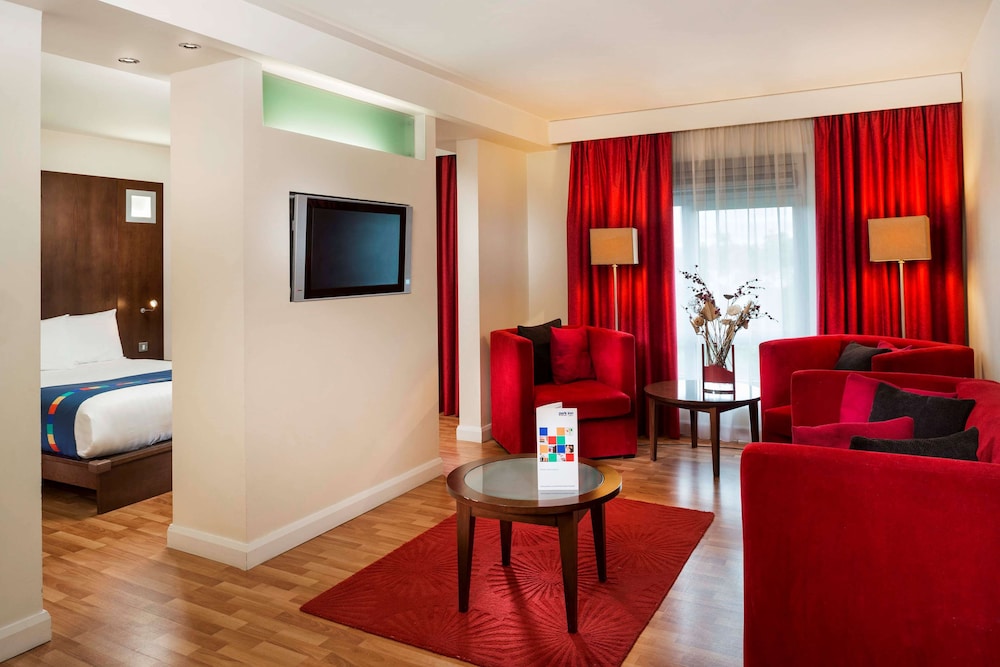 Park Inn By Radisson Birmingham Walsall 16/24