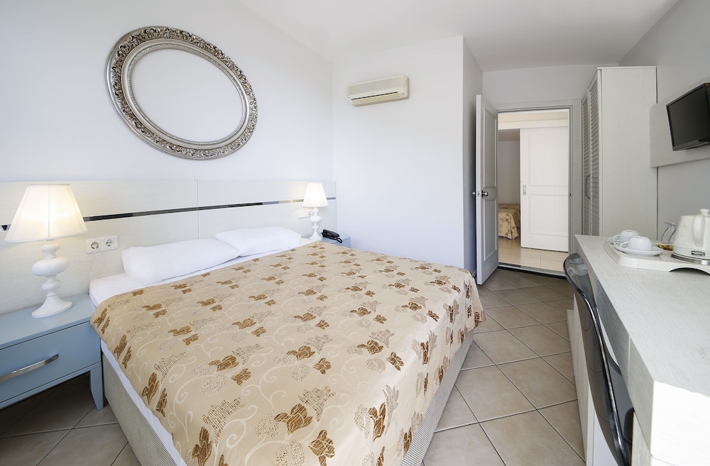 Morina Deluxe Hotel 13/50