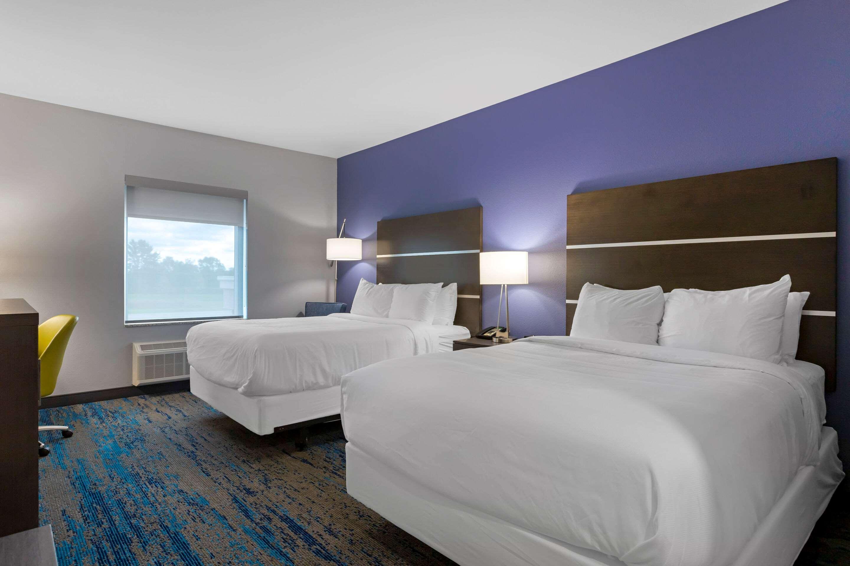 غرفة لذوي الإعاقة، Comfort Inn & Suites Adrian 2/4