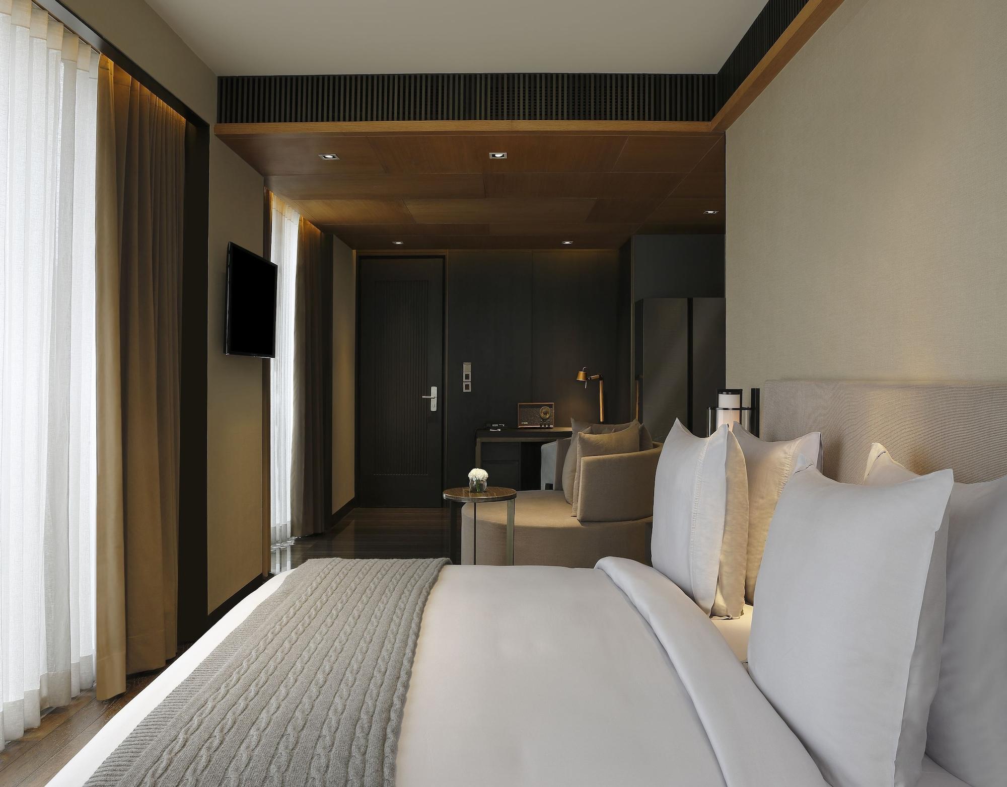Panoramic, Suite, Butler, Club Lounge Access