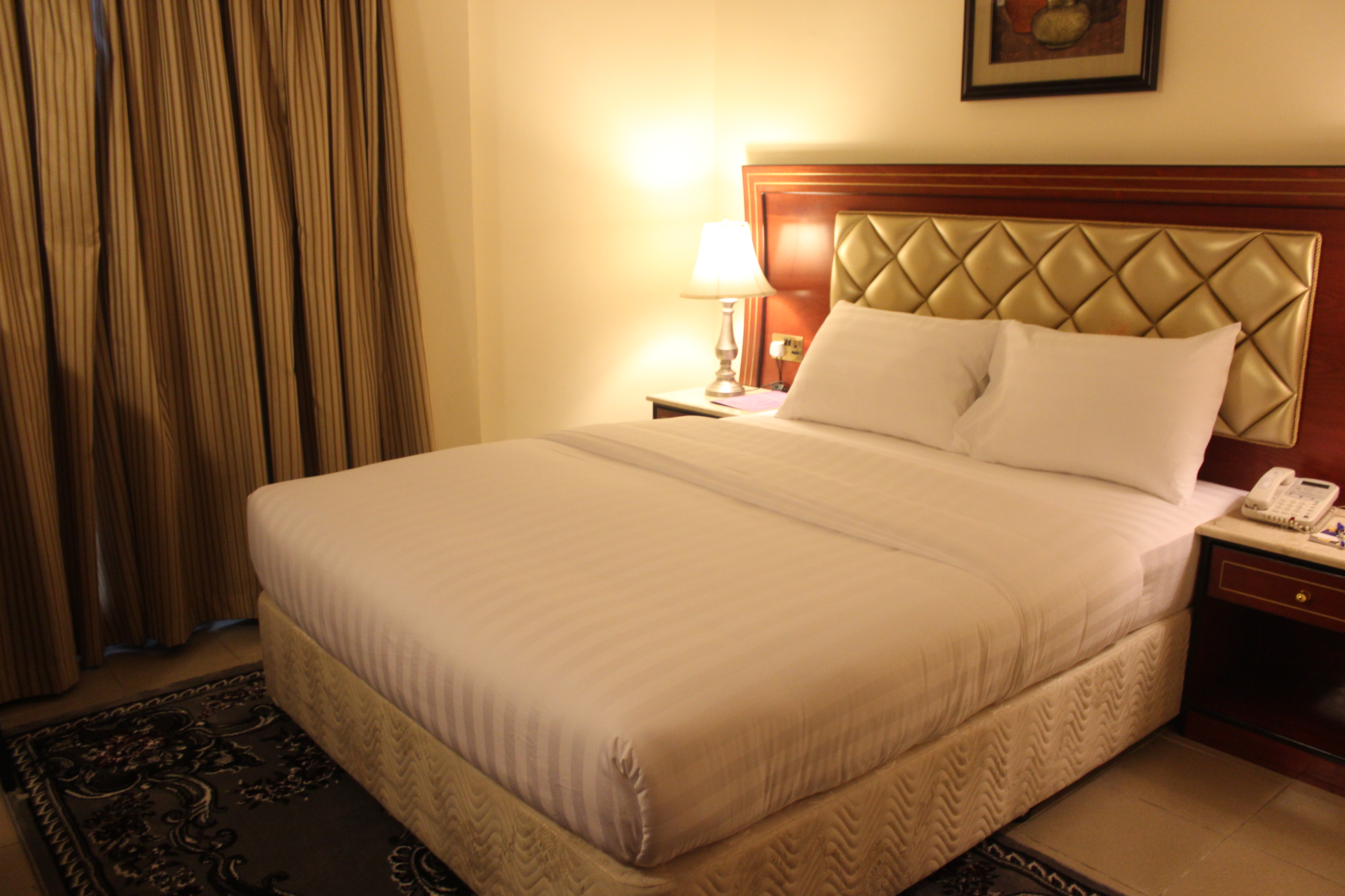 STANDARD, KING BED