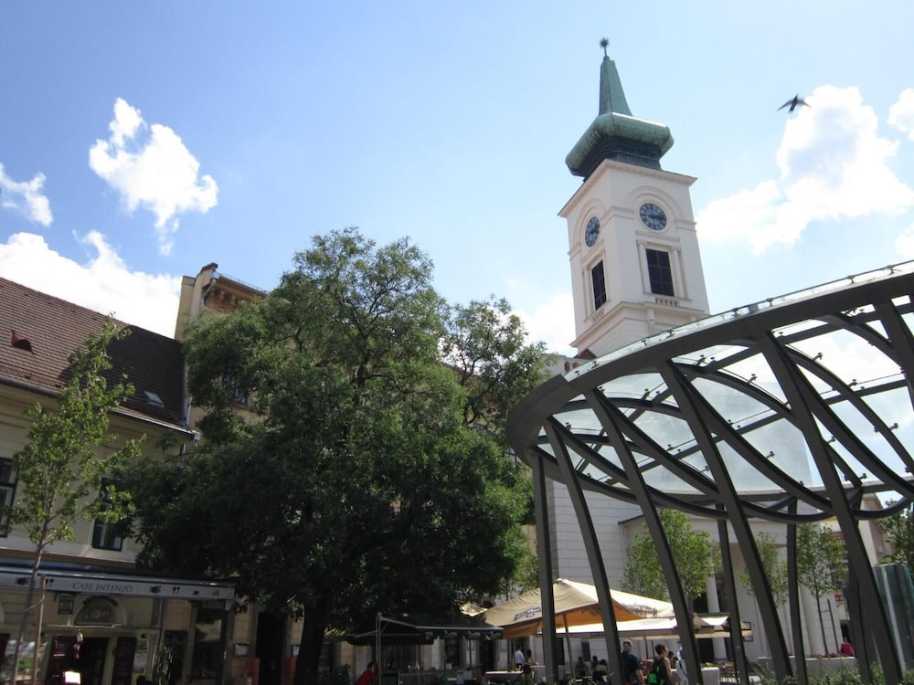 Budapest Passage 3/39