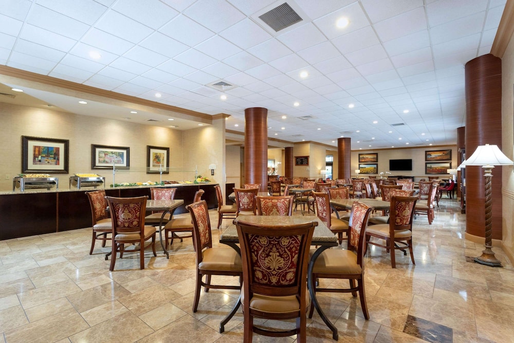 Hawthorn Suites by Wyndham West Palm Beach 35/53
