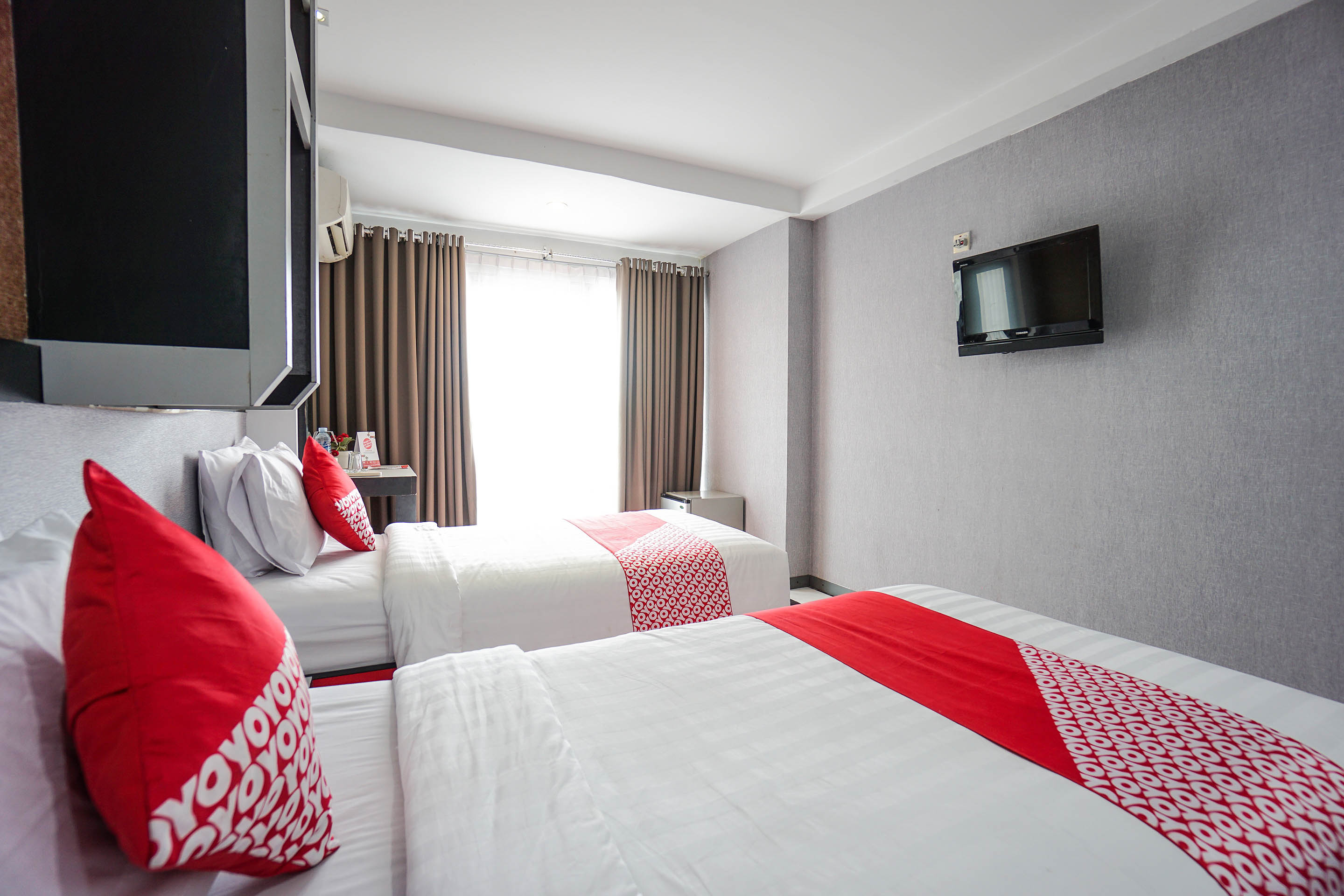 Prince Boulevard Hotel 32/42
