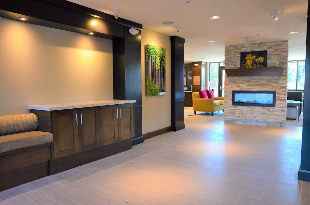 Staybridge Suites Hillsboro South 7/76