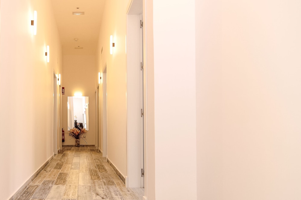 The 8 Rooms House 33/37
