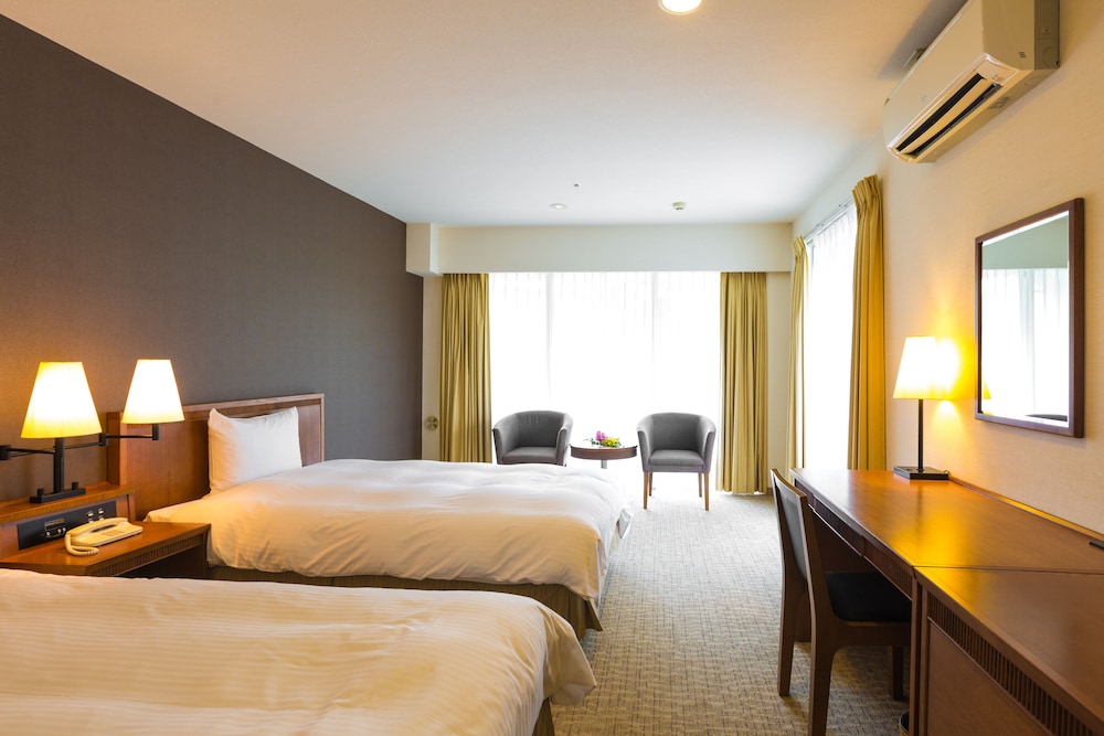 Standard, Twin Beds, Courtyard View