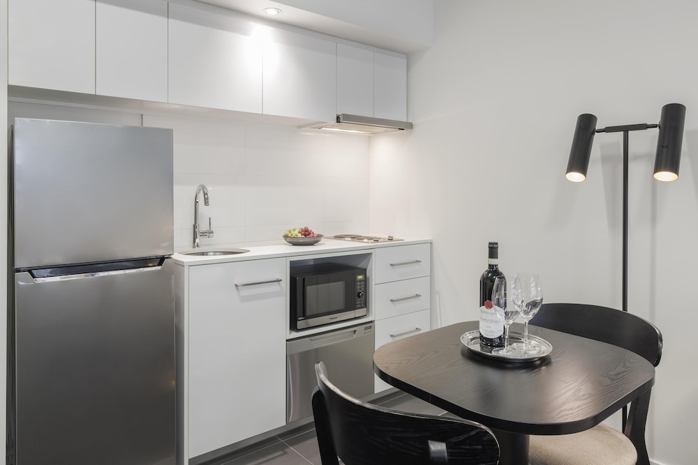 Oaks Melbourne St Kilda Road Hotel 51/64