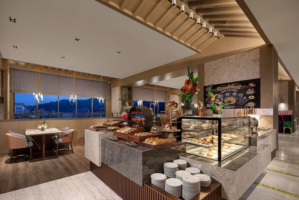 Crowne Plaza CHONGLI RESORT 36/69