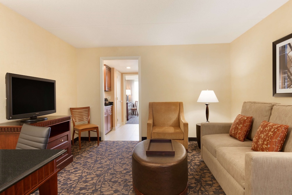 Embassy Suites by Hilton Boston Waltham 23/66