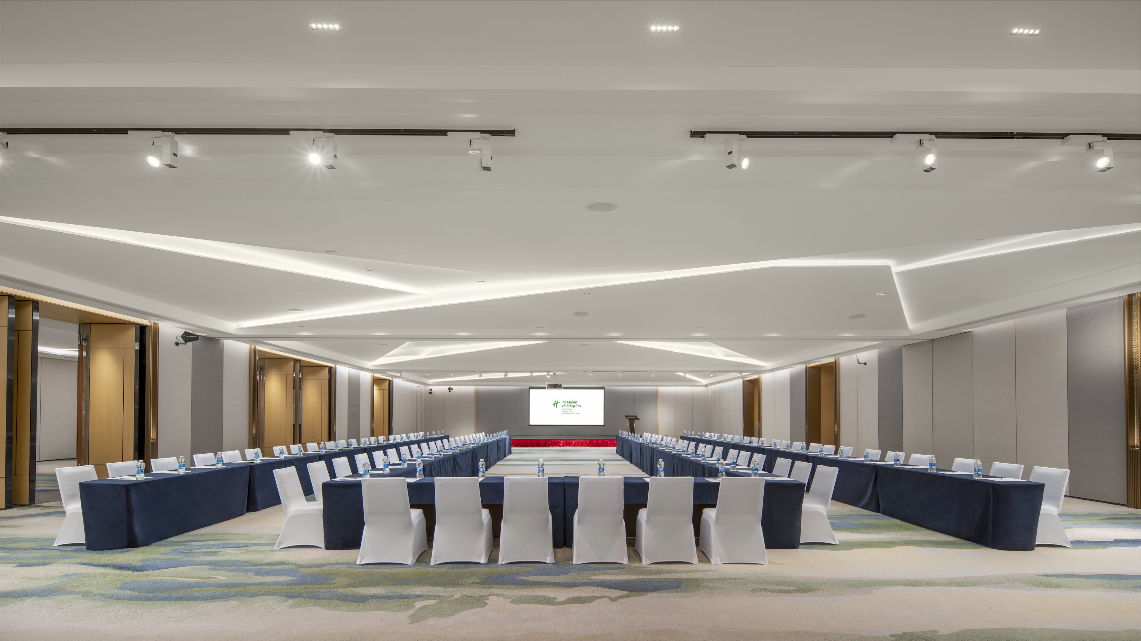 Holiday Inn Qinhuangdao Haigang 43/52