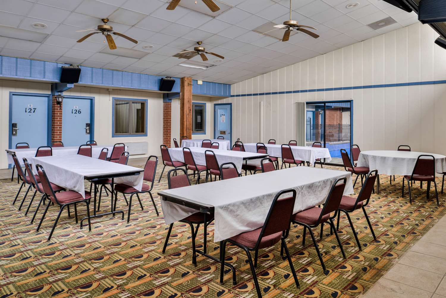 Americas Best Value Inn Ellsworth 15/18