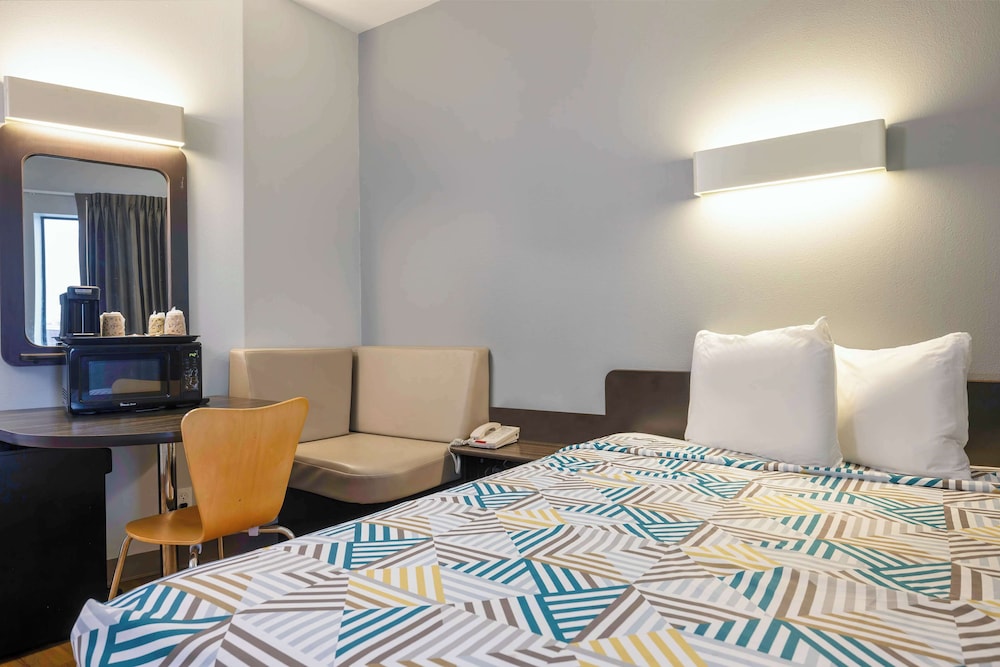 Studio6 Suites Texas City, TX – I-45 South 22/35