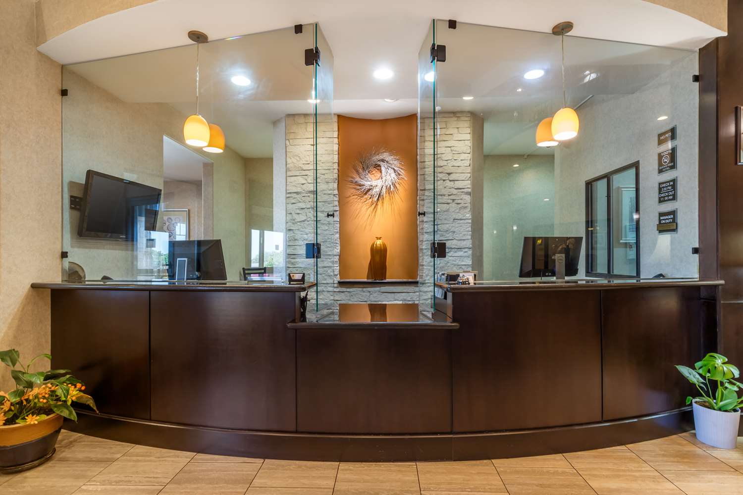 Best Western Plus Lytle Inn and Suites 4/29