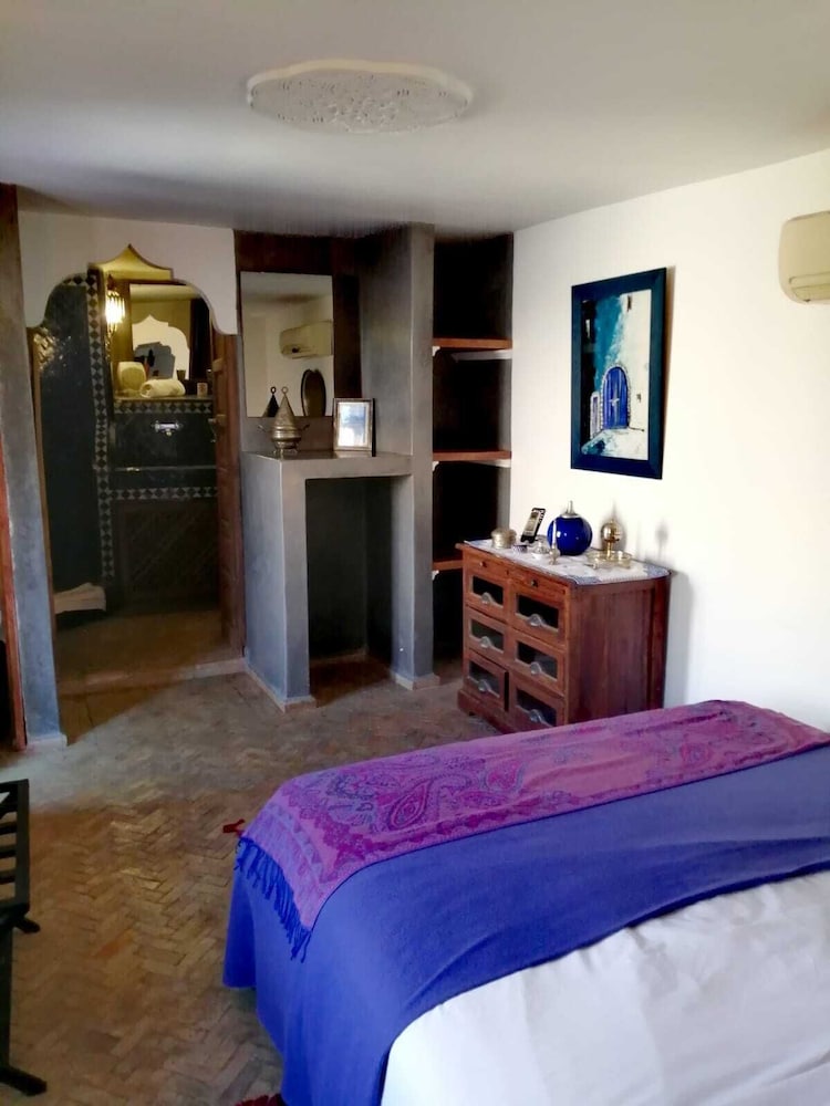 RIAD TARA 24/77