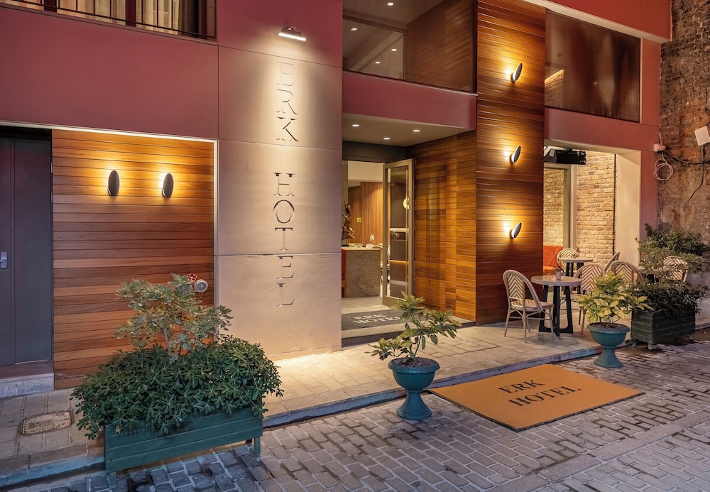 Erk Hotel 7/50