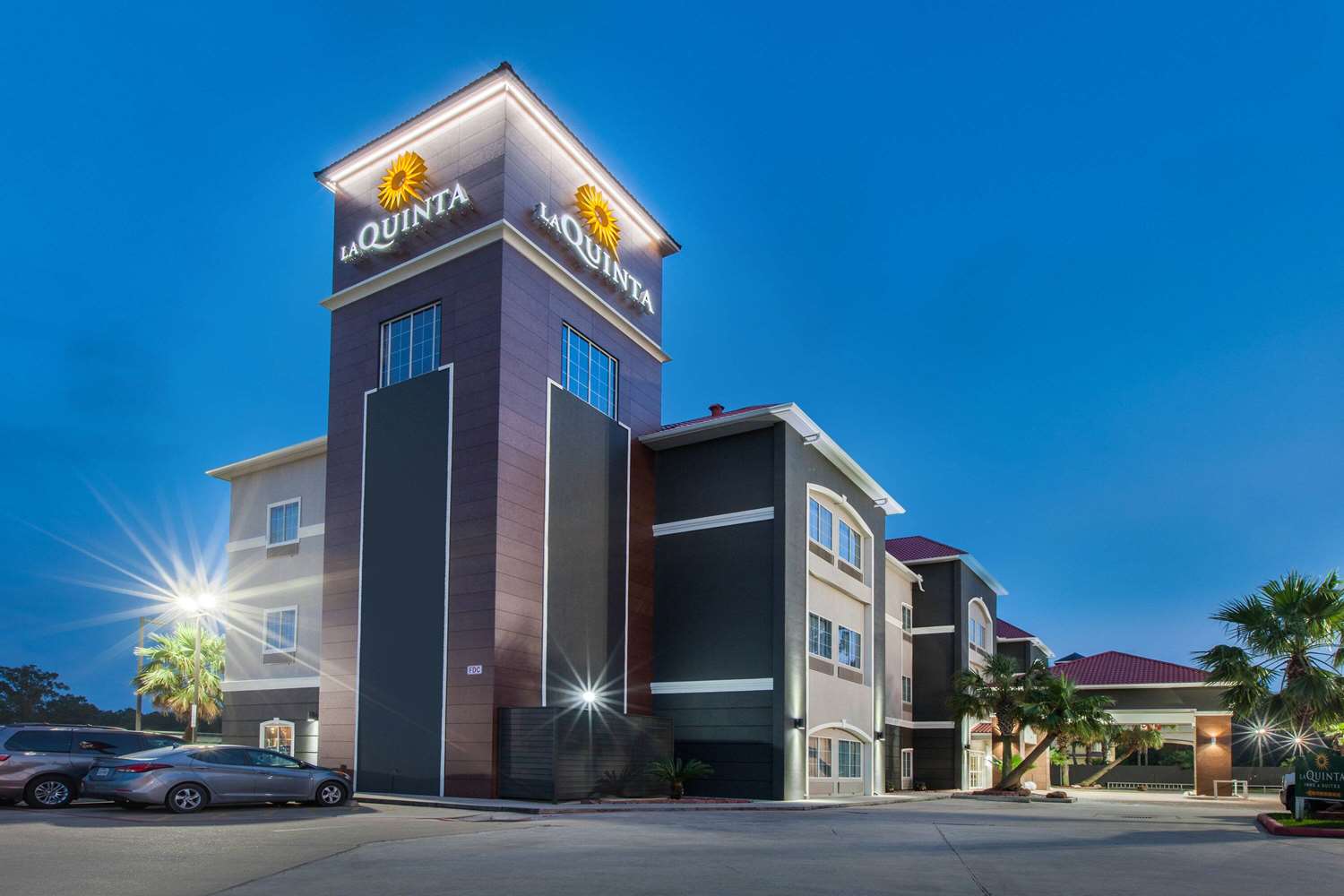 La Quinta Inn & Suites by Wyndham Houston New Caney 6/35
