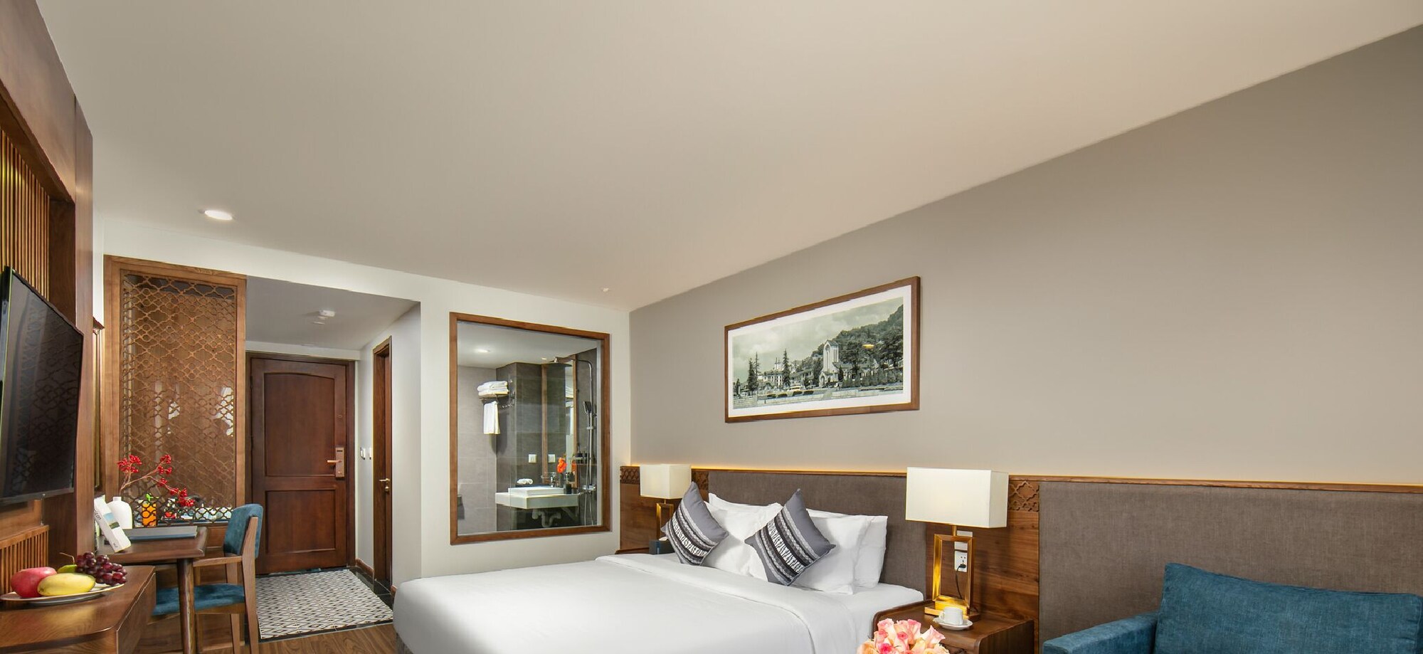 GRAND, DELUXE, KING BED, MOUNTAIN VIEW, BALCONY