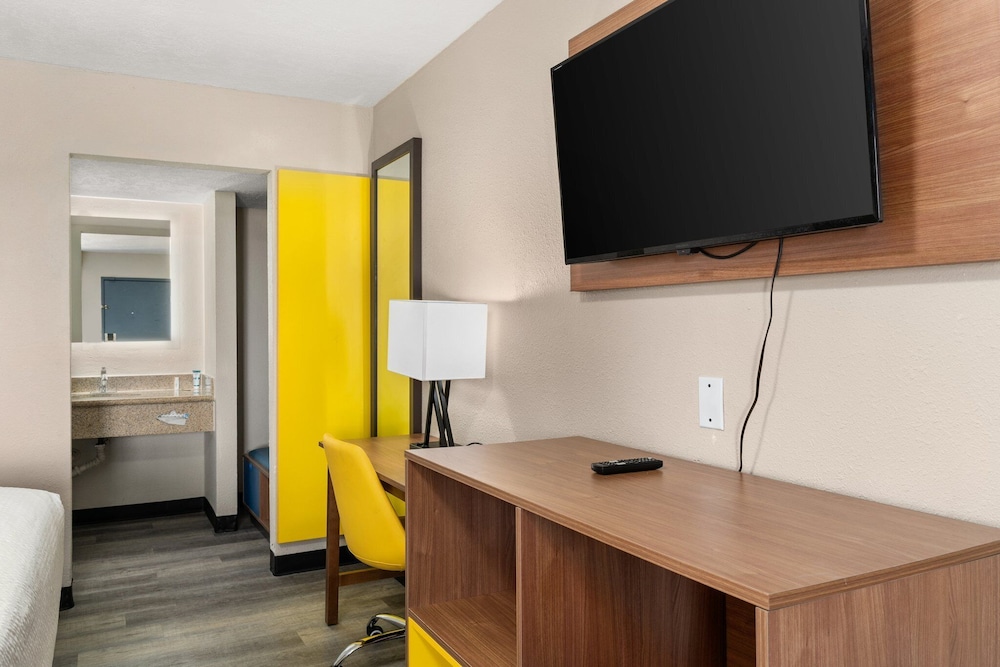 Days Inn by Wyndham Albuquerque Northeast 38/45