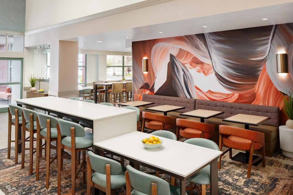 Hyatt Place Scottsdale/Old Town 49/65