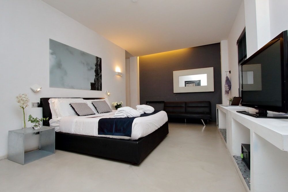 Urben Suites Apartments Design 8/42