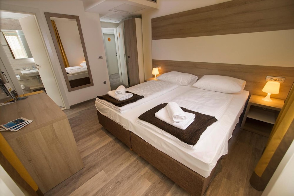 HOSTEL SOL 23/62