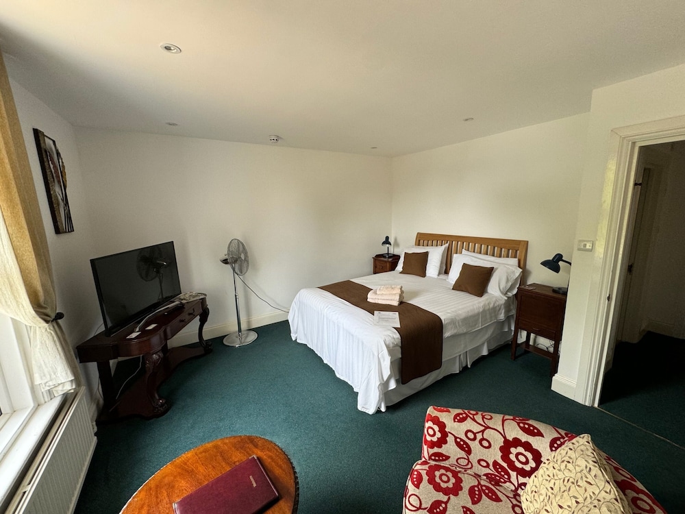 Hookwood Lodge 14/42