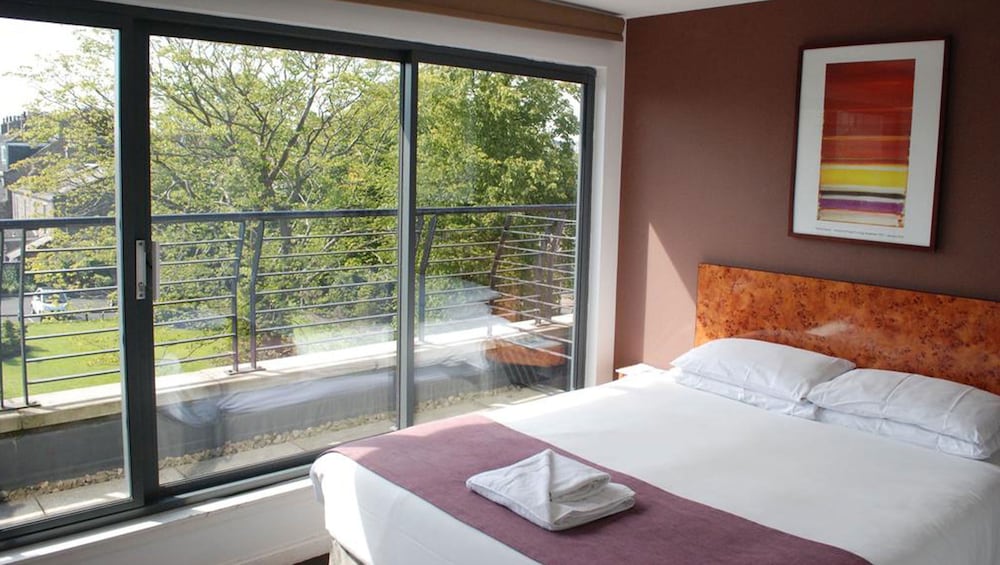ROOM, DOUBLE BED, BALCONY