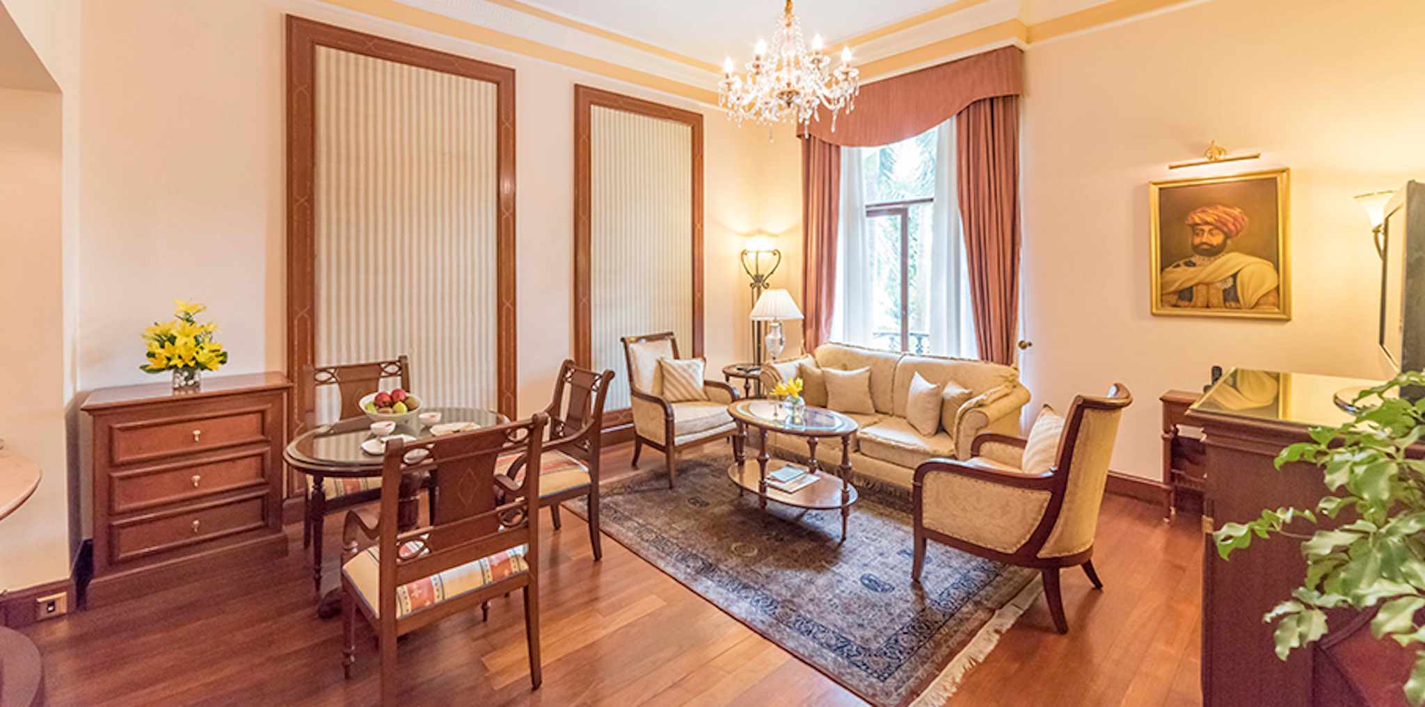 THE OBEROI GRAND 48/81