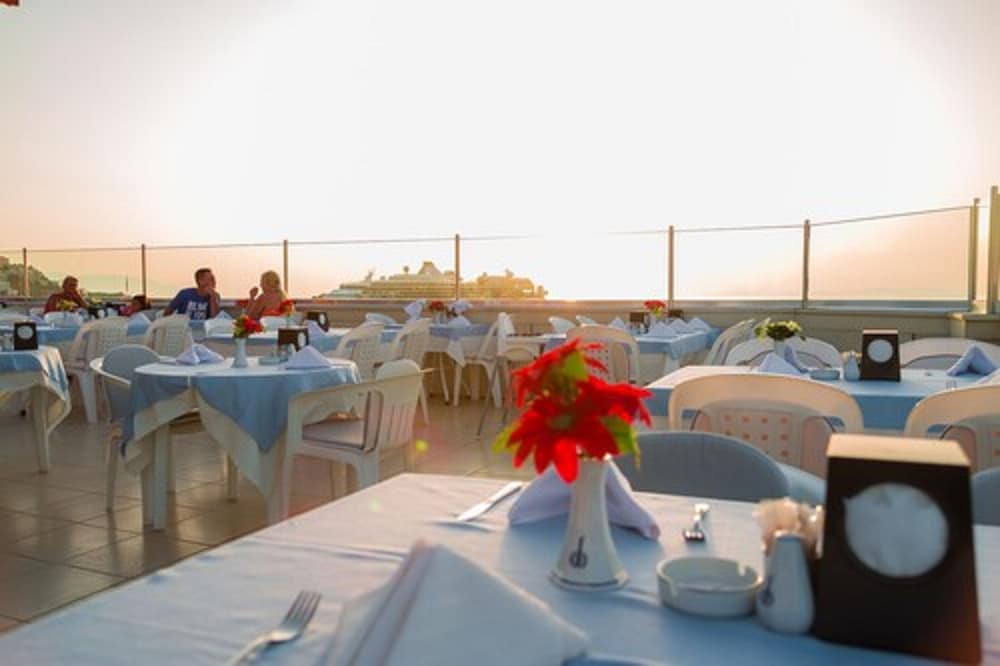 Derici Hotel 51/69