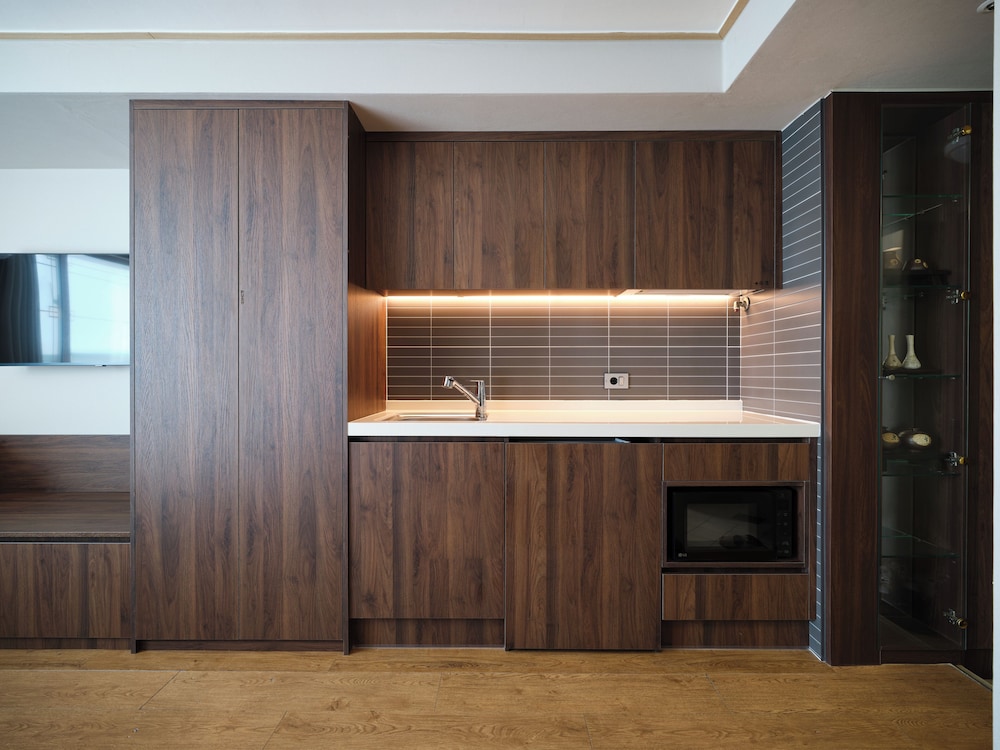 Western Co-op Hotel and Residence 13/62