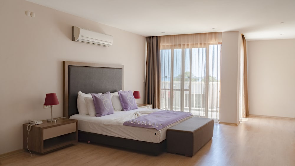 Ladies Beach Residence Hotel 22/68