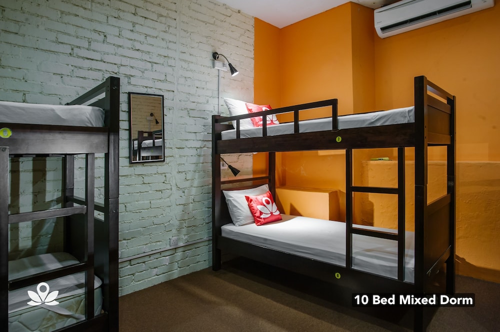 The Explorers Guesthouse and Hostel 30/60