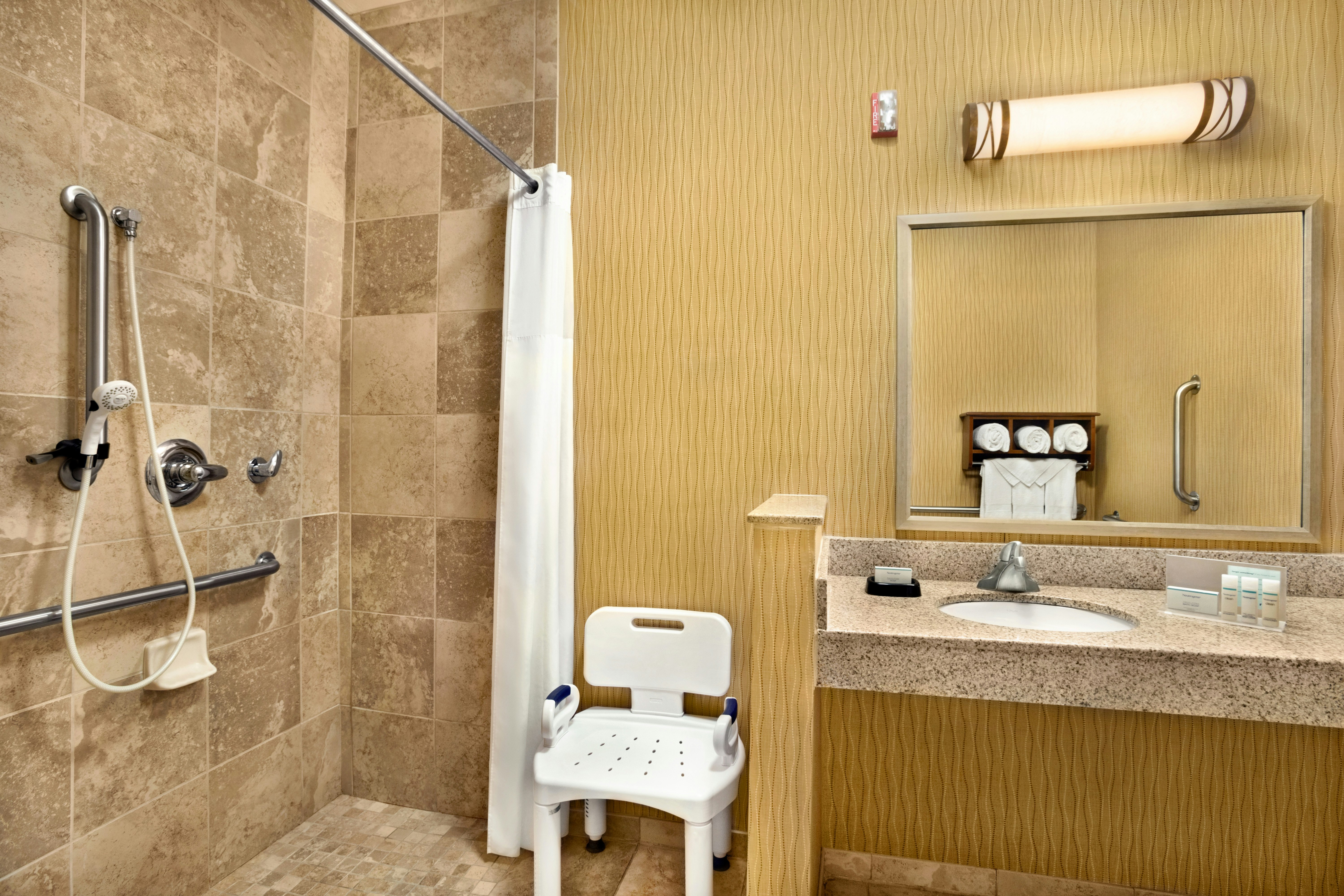Hampton Inn Shawnee 41/42